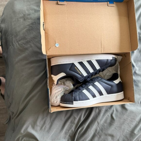 Adidas Platform Superstars w/ Gold aglets and logo Women's SZ 8 - Picture 4 of 8